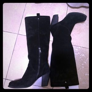 Ugg tall boots size 8
